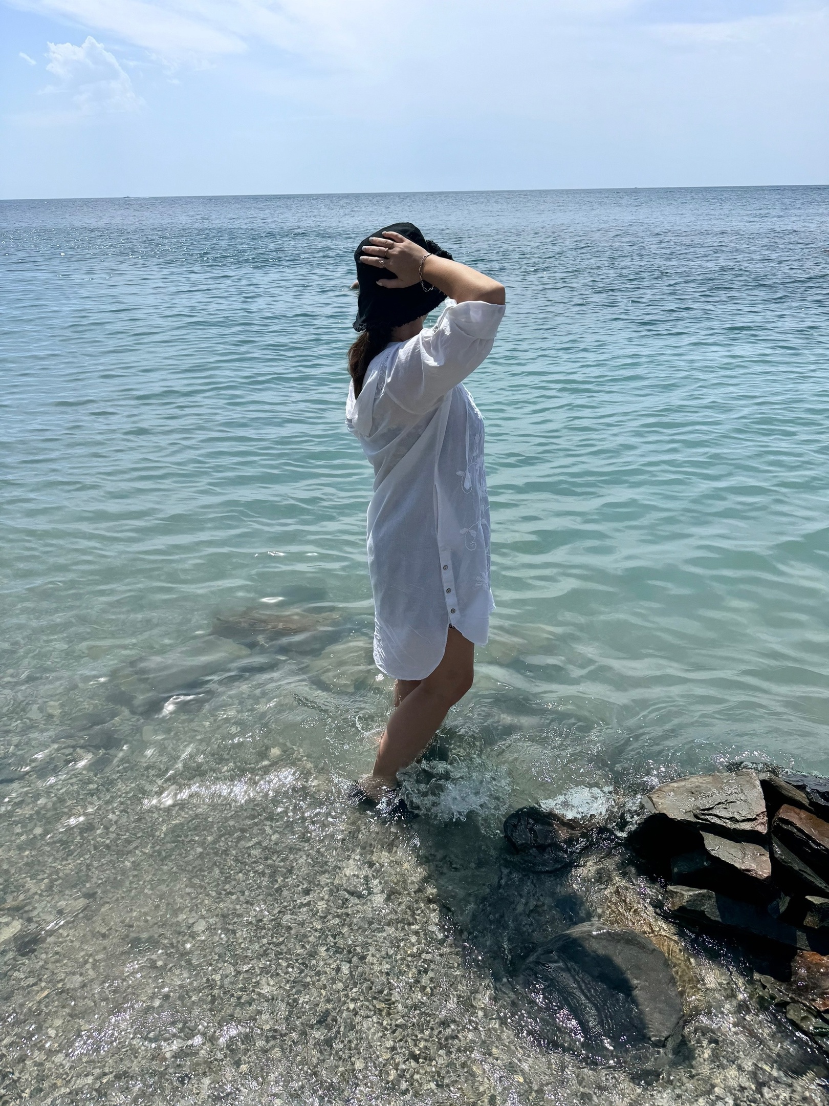 На море